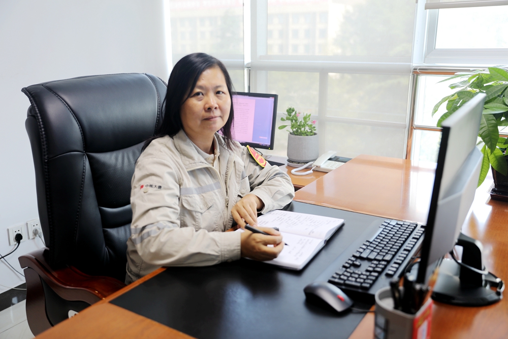 1697089385098045109.jpg 1.薛晓梅工作照(大唐韩城第二发电公司曹军科).jpg