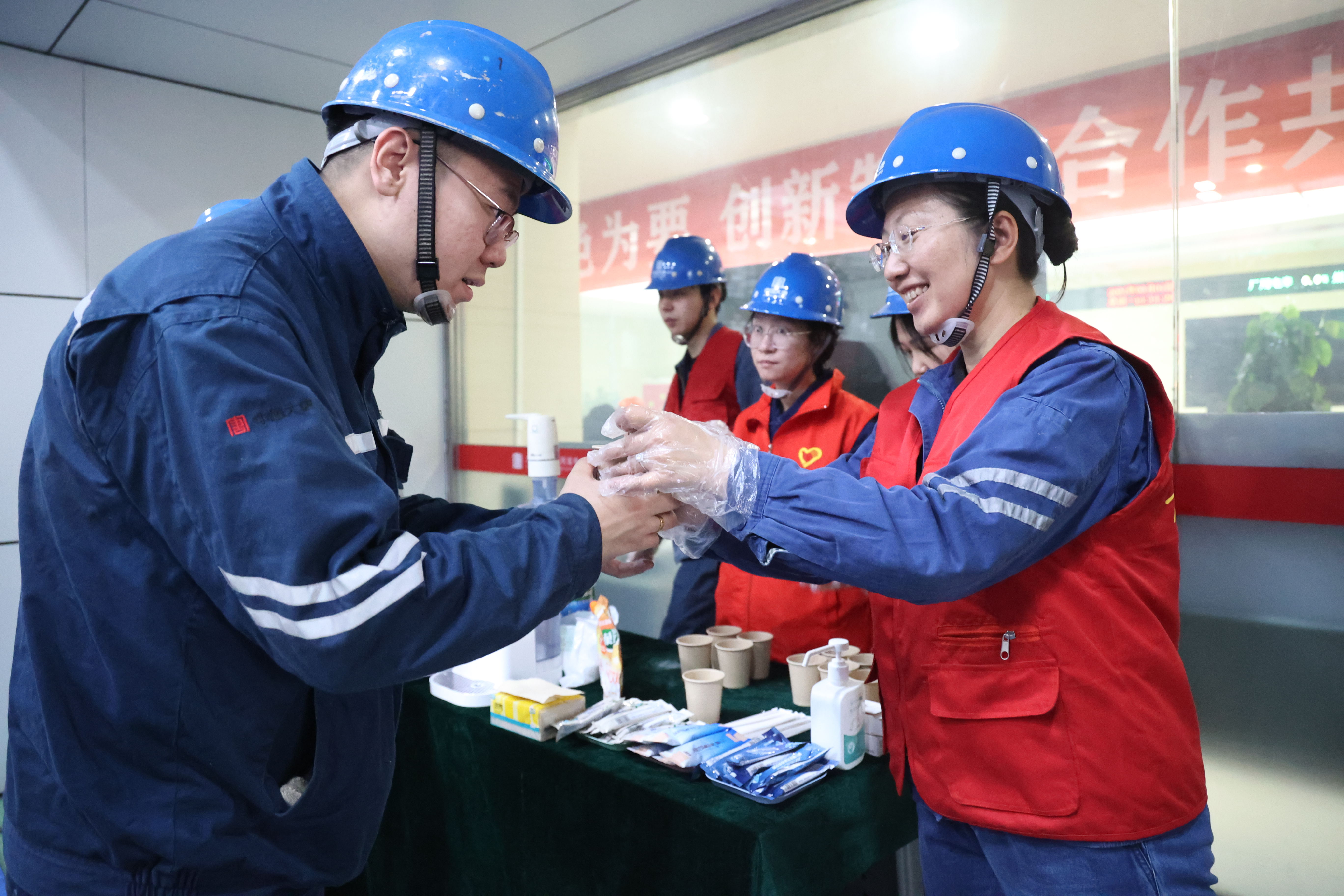 1709621148473068579.jpg 托克托发电公司:大唐青年志愿服务再出发 (3).jpg